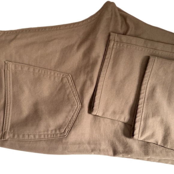 38x36 -2 pair.-Banana Republic Traveler.Roundtree&Yorke - Picture 3 of 10